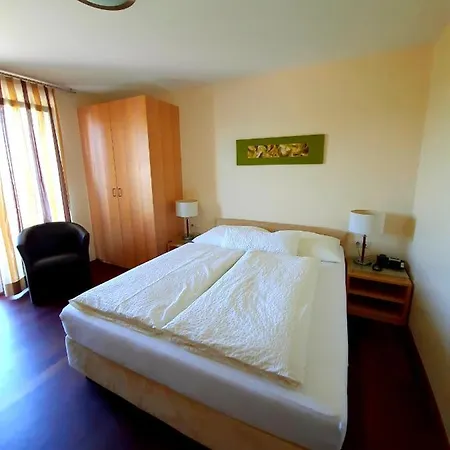 Smarte Garni Hotel 3*